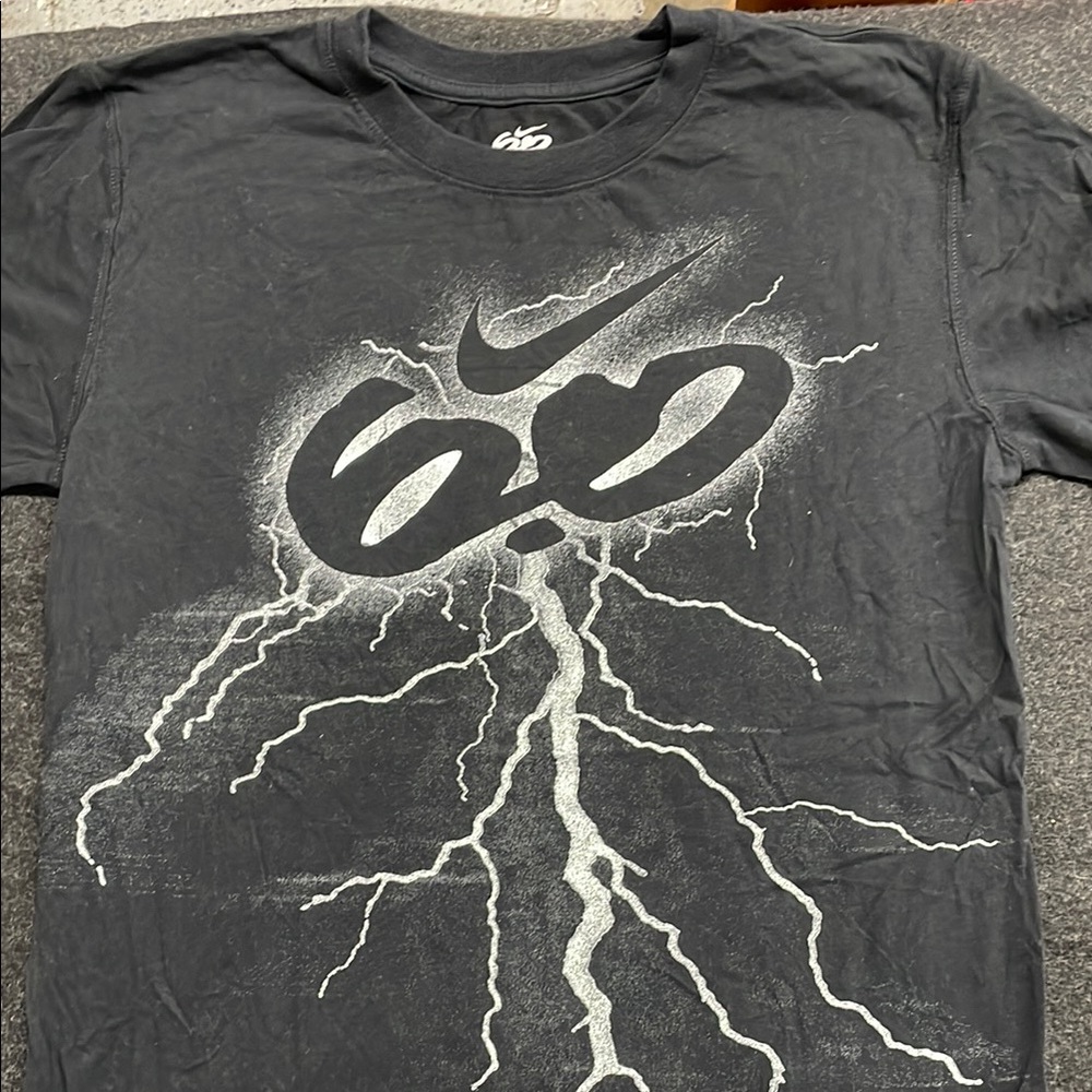 Nike  Black Graphic T-Shirt